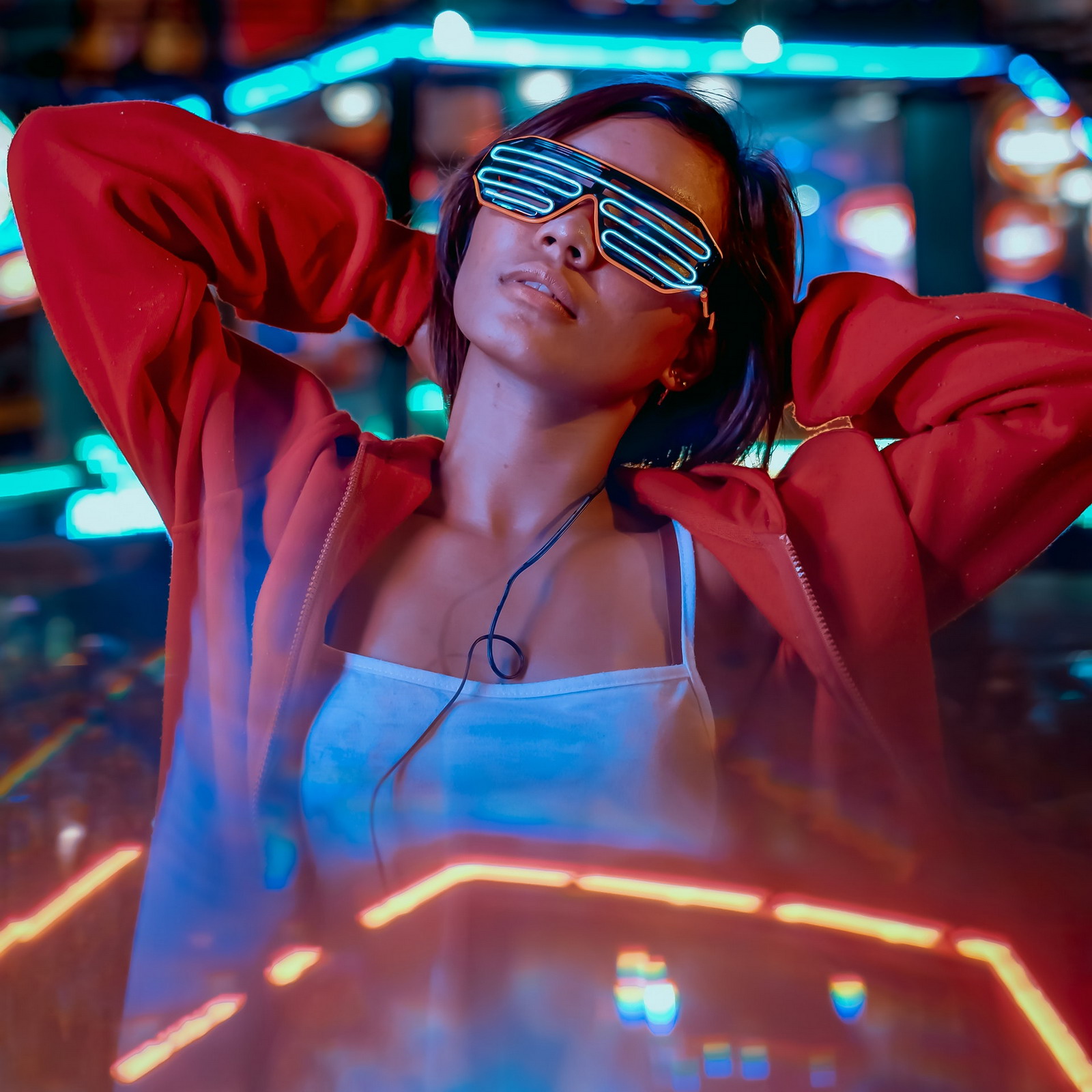 Новый танцевальный ремиксы. Крутые треки. Cyberpunk Photoshop Action.